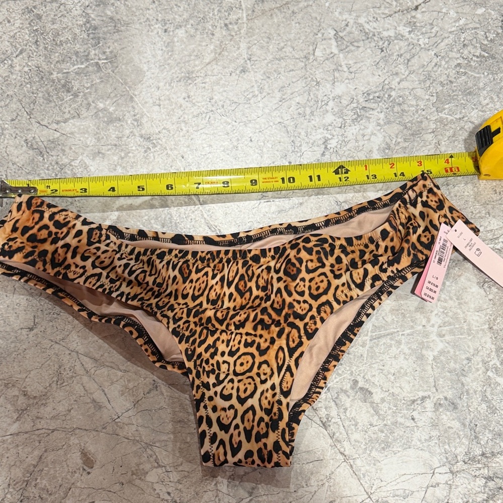 Victoria’s Secret Leopard Print bikini Bottoms
NWT in the bag
